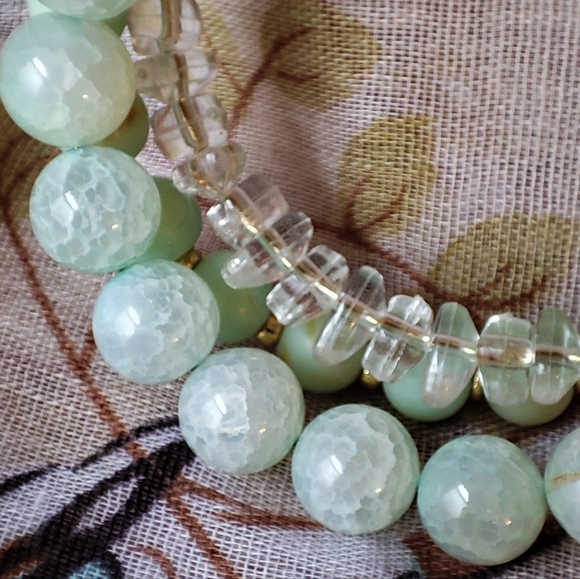 Talbot's Beaded Stone and Plastic Memory Wire Mint Green Mottled Clear NWOT - Picture 8 of 11